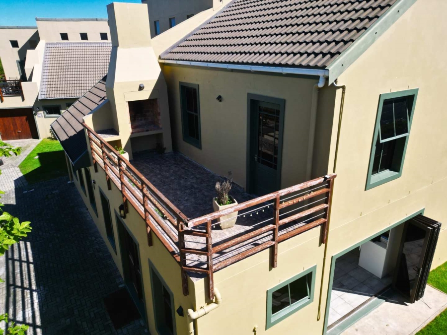 4 Bedroom Property for Sale in Sandbaai Western Cape